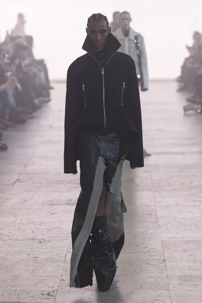 Look 18